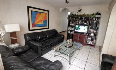 Venta Casa 4D/2B - San Joaquín