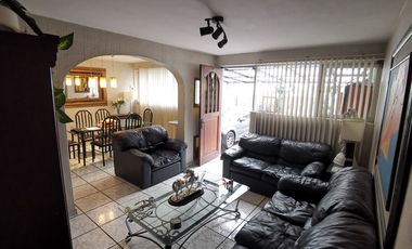 Venta Casa 4D/2B - San Joaquín