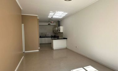 VENTA BERNAL OESTE CASA 3 AMBIENTES