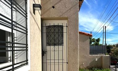 VENTA BERNAL OESTE CASA 3 AMBIENTES