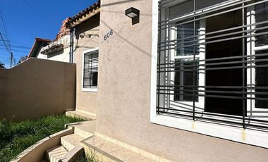 VENTA BERNAL OESTE CASA 3 AMBIENTES