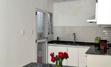 VENTA BERNAL OESTE CASA 3 AMBIENTES