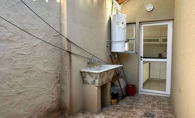 VENTA BERNAL OESTE CASA 3 AMBIENTES