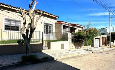 VENTA BERNAL OESTE CASA 3 AMBIENTES