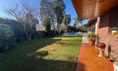 VENTA CASA DOBLE LOTE CON PISCINA WILDE