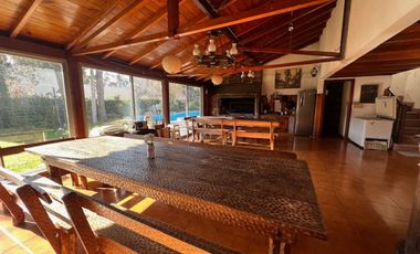 VENTA CASA DOBLE LOTE CON PISCINA WILDE