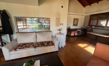 VENTA CASA DOBLE LOTE CON PISCINA WILDE