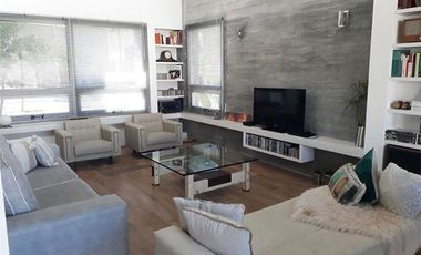Hermosa Casa Amplia Con Piscina en Nuevo Quilmes