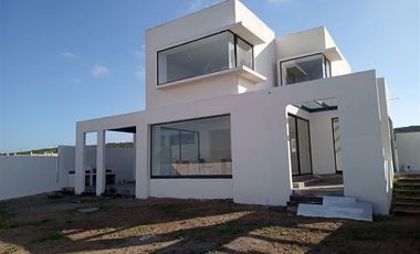 Casa en Arriendo en La Herradura