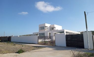 Casa en Arriendo en La Herradura
