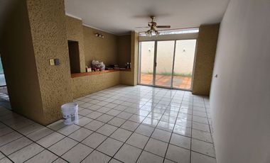 Casa en Venta en residencial Pulgas Pandas, zona Norte de Aguascalientes