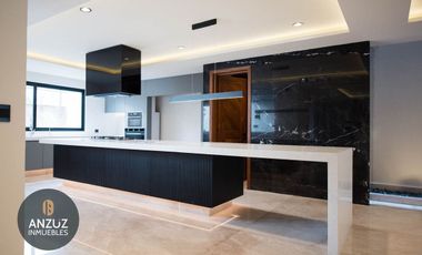 Venta casa 4 recámaras a 5 min de Sonata, fracc. cerrado y jardín