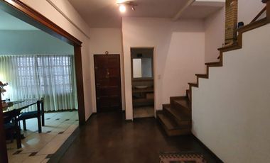 casa  sobre Av. fondo de la legua muy buen estado  - Apto credito