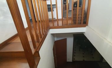 casa  sobre Av. fondo de la legua muy buen estado  - Apto credito