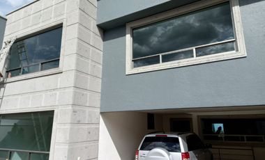 NUEVA RESIDENCIA EN VENTA 6A LOMAS VERDES