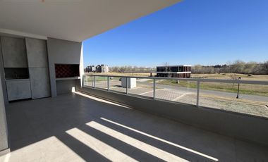 Depto 2 ambientes 1er piso a estrenar frente al Golf de Pilará - Mallmann Propiedades