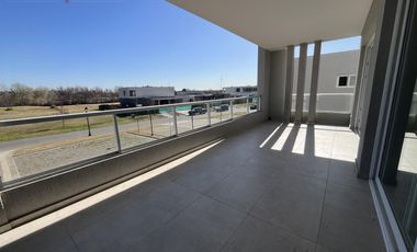 Depto 2 ambientes 1er piso a estrenar frente al Golf de Pilará - Mallmann Propiedades