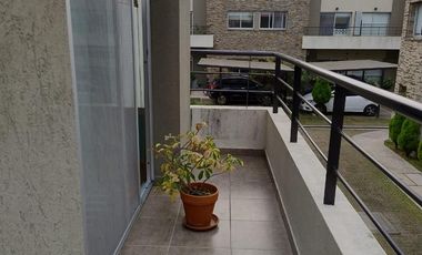 Casa 3 ambientes con cochera en Complejo Bernal Centro