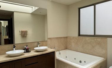 Casa en venta en Lomas de Tecamachalco