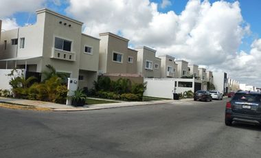 OPORTUNIDAD - DESARROLLADORES CANCÚN, $3,800,000.00 ENTRE AV. HUAYACÁN Y AV. 135