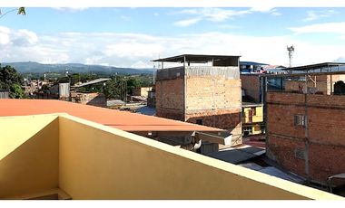 Local Comercial / Vivienda con 4 pisos en Venta - Tarapoto - Centro