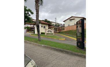 CASA DUPLEX EN VENTA EN BRISAS DEL GOLF PANAM