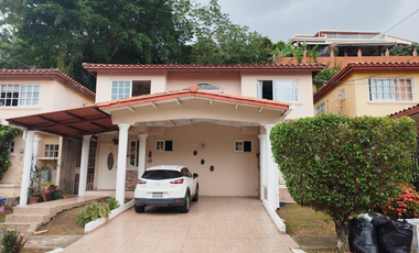 CASA DUPLEX EN VENTA EN BRISAS DEL GOLF PANAM