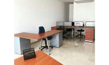 Alquilo Oficina en Av. Balboa
