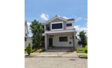 Vendo casa en Brisas del Golf