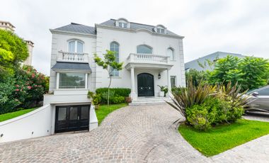 VENTA CASA AL CANAL BARRIO NUEVO QUILMES