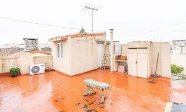 VENTA CASA 3 AMBIENTES SARANDI COCHERA