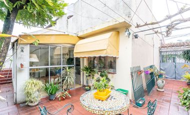 VENTA CASA 3 AMBIENTES SARANDI COCHERA