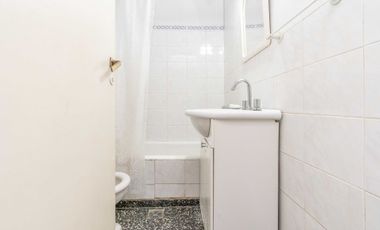 VENTA CASA 3 AMBIENTES SARANDI COCHERA
