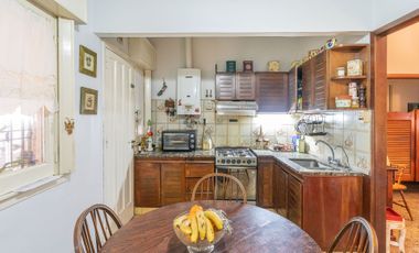 VENTA CASA 3 AMBIENTES SARANDI COCHERA