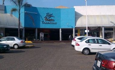 EXCELENTE LOCAL EN RENTA EN PLAZA FIESTA CAMELINAS
