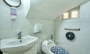 Estupenda Casa para Uso Comercial va (UF 52 / m2)  con Renta (4% Rentabilidad)