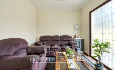 Estupenda Casa para Uso Comercial va (UF 52 / m2)  con Renta (4% Rentabilidad)