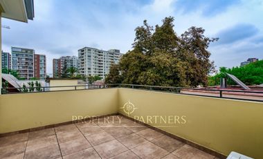 Estupenda Casa para Uso Comercial va (UF 52 / m2)  con Renta (4% Rentabilidad)