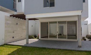 Casa en venta en carretera nacional / Laderas de Caranday
