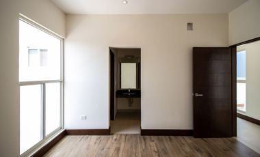 Casa en venta en carretera nacional / Laderas de Caranday