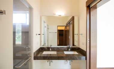 Casa en venta en carretera nacional / Laderas de Caranday