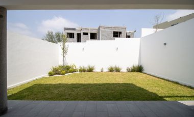 Casa en venta en carretera nacional / Laderas de Caranday