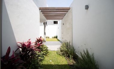 Casa en venta en carretera nacional / Laderas de Caranday