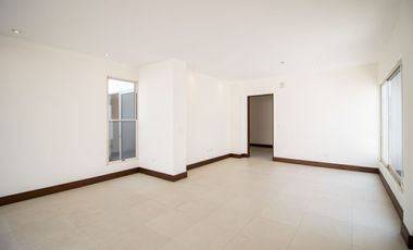 Casa en venta en carretera nacional / Laderas de Caranday