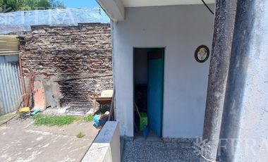 Venta de casa de 3 ambientes con cochera en Wilde