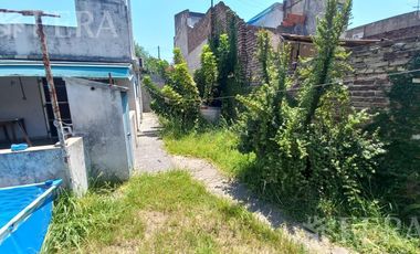 Venta de casa de 3 ambientes con cochera en Wilde