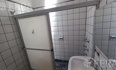 Venta de casa de 3 ambientes con cochera en Wilde