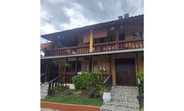 Finca de 3.000m2 con piscina en venta La Buitrera Palmira Valle