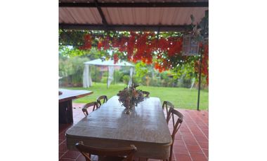 Finca de 3.000m2 con piscina en venta La Buitrera Palmira Valle