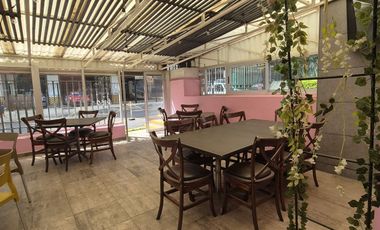 Local Comercial en Bosques en Renta con Terraza